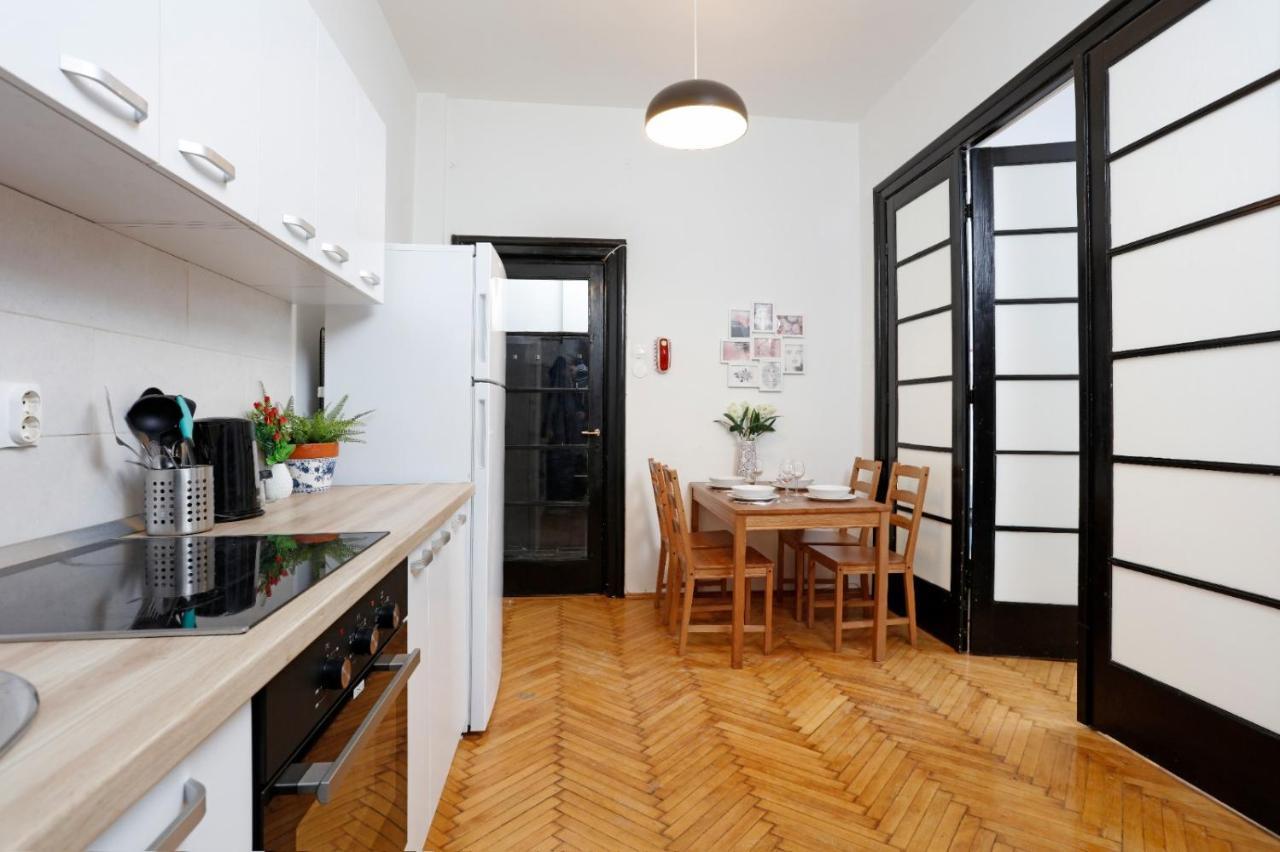 Lovely Apartment With 2 Bedrooms Бухарест Экстерьер фото